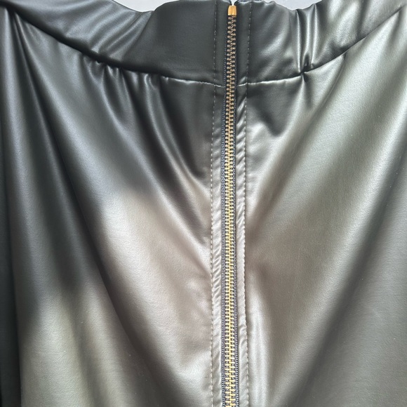 ❤️ Olive Leather Zipper High Waist Pencil Skirt - Picture 4 of 4